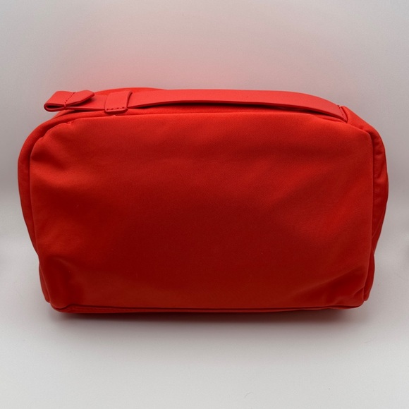 NWT Away Large Toiletry Bag in Cherry Red - Picture 4 of 7